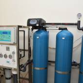 Zakup i montaż przelotowego sterylizatora parowego z wyposażeniem oraz wytrwornicą pary i stacją uzdatniania wody